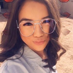 Meet your Posher, Aisha